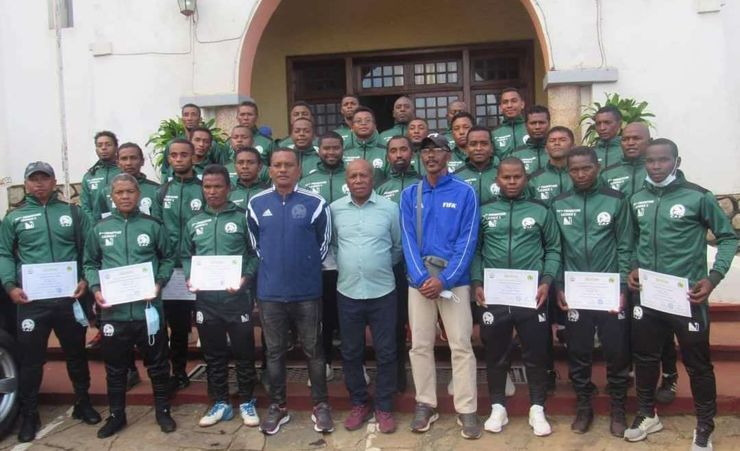 Licence C  – CAF : 30 nouveaux  entraineurs formés à Antsirabe