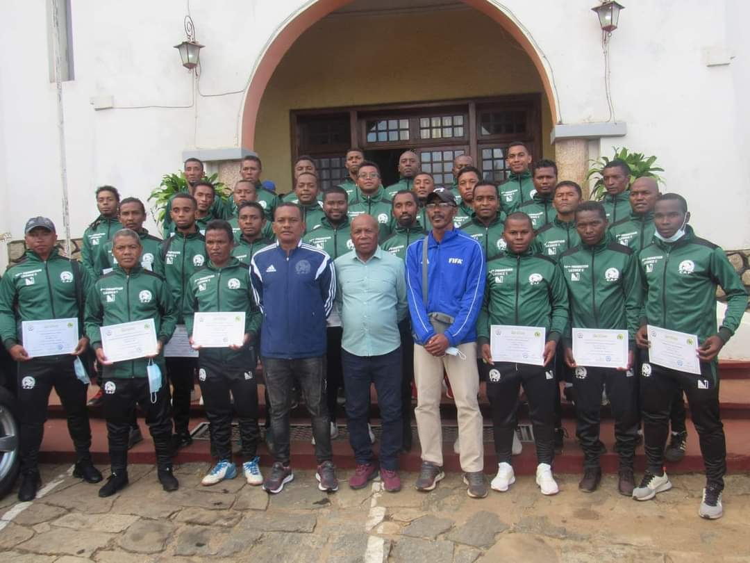 Licence C  – CAF : 30 nouveaux  entraineurs formés à Antsirabe